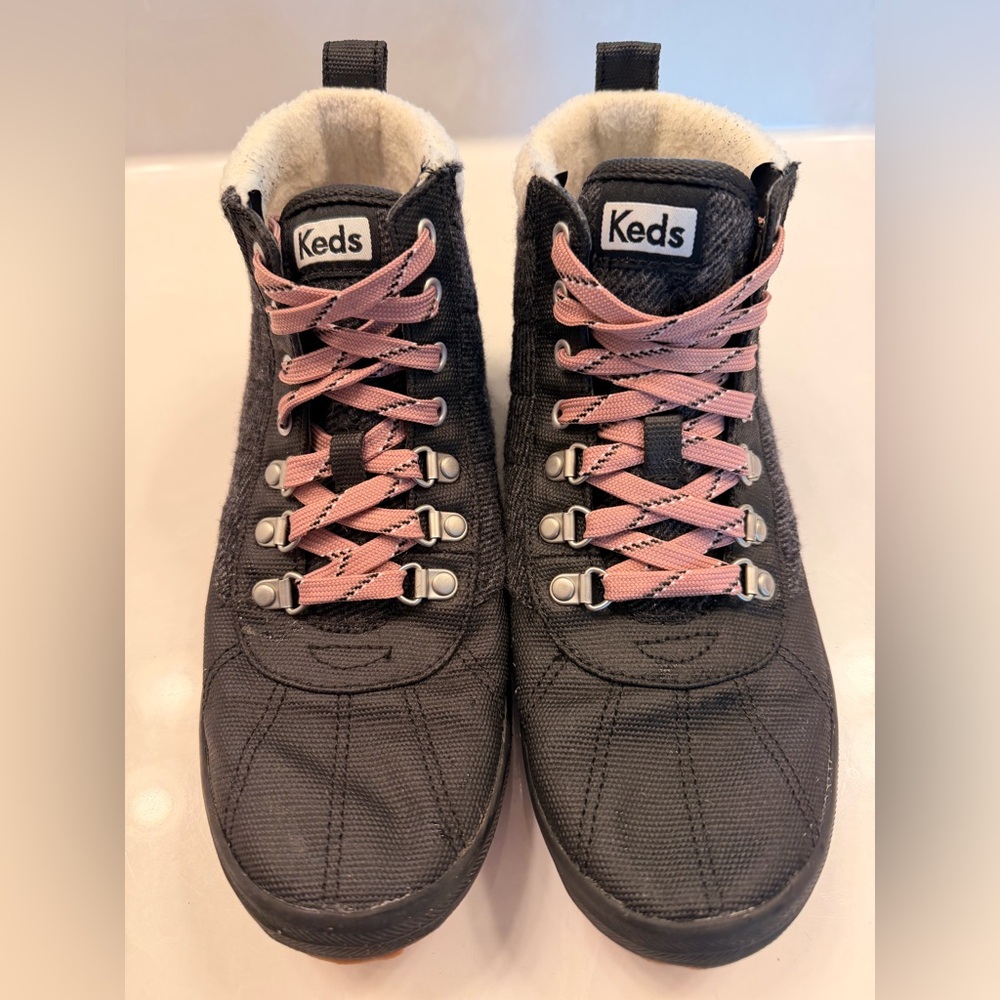 Keds Fleece Lined High Top Sneakers Size 8 Winter Hiking Style Black Pink